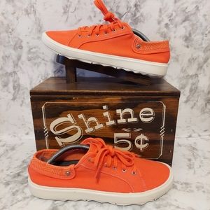 Pre-owned worn 1x merrell around town sneakers